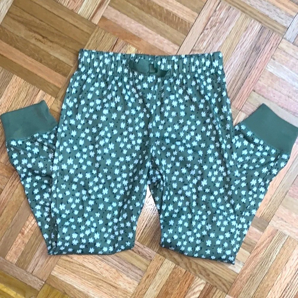 NWOT Little Girls Small (6/7) - Joggers - Green & White Daisy Fabric